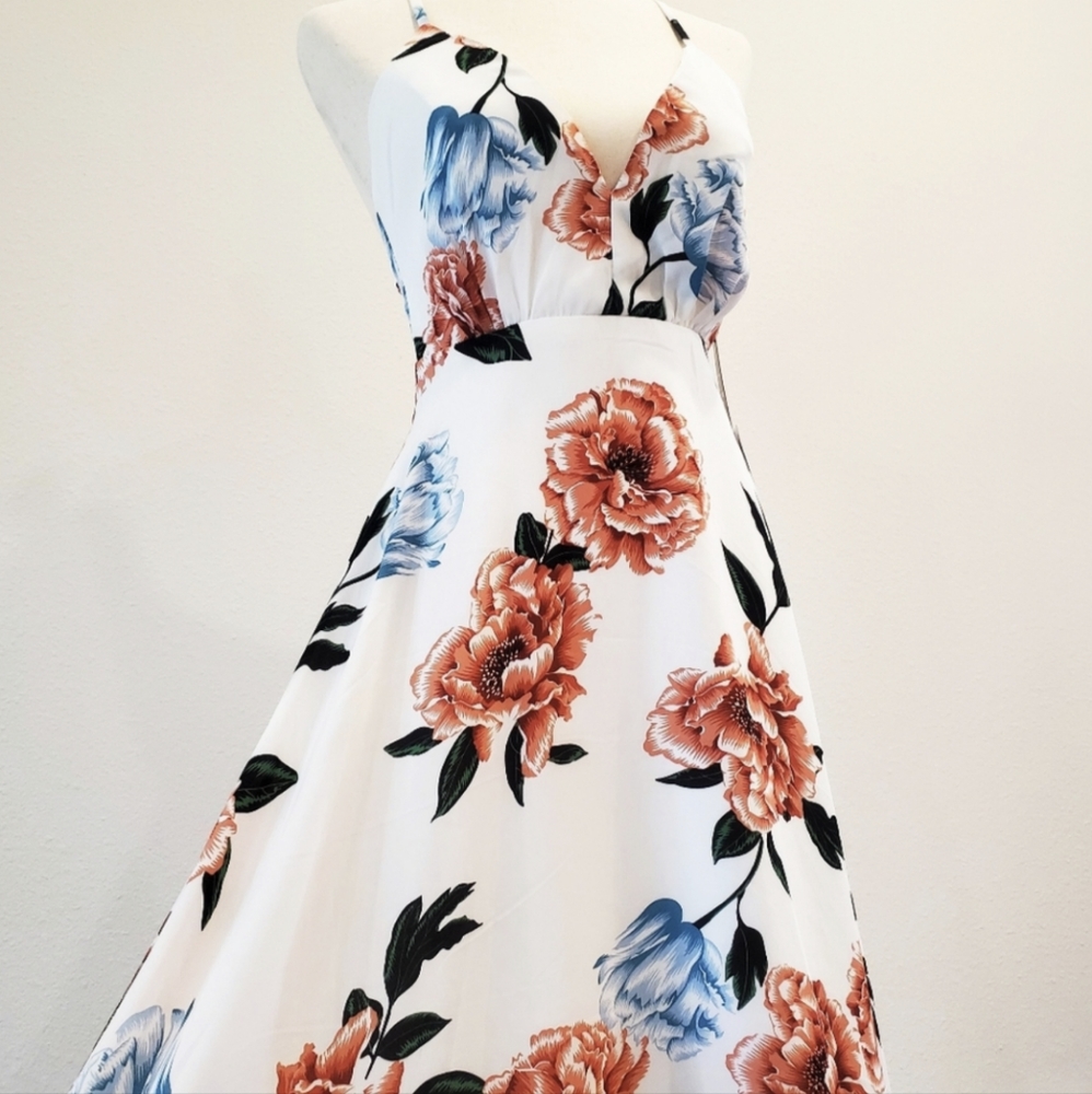 Lulu's summer floral dress - Picture 4 of 11